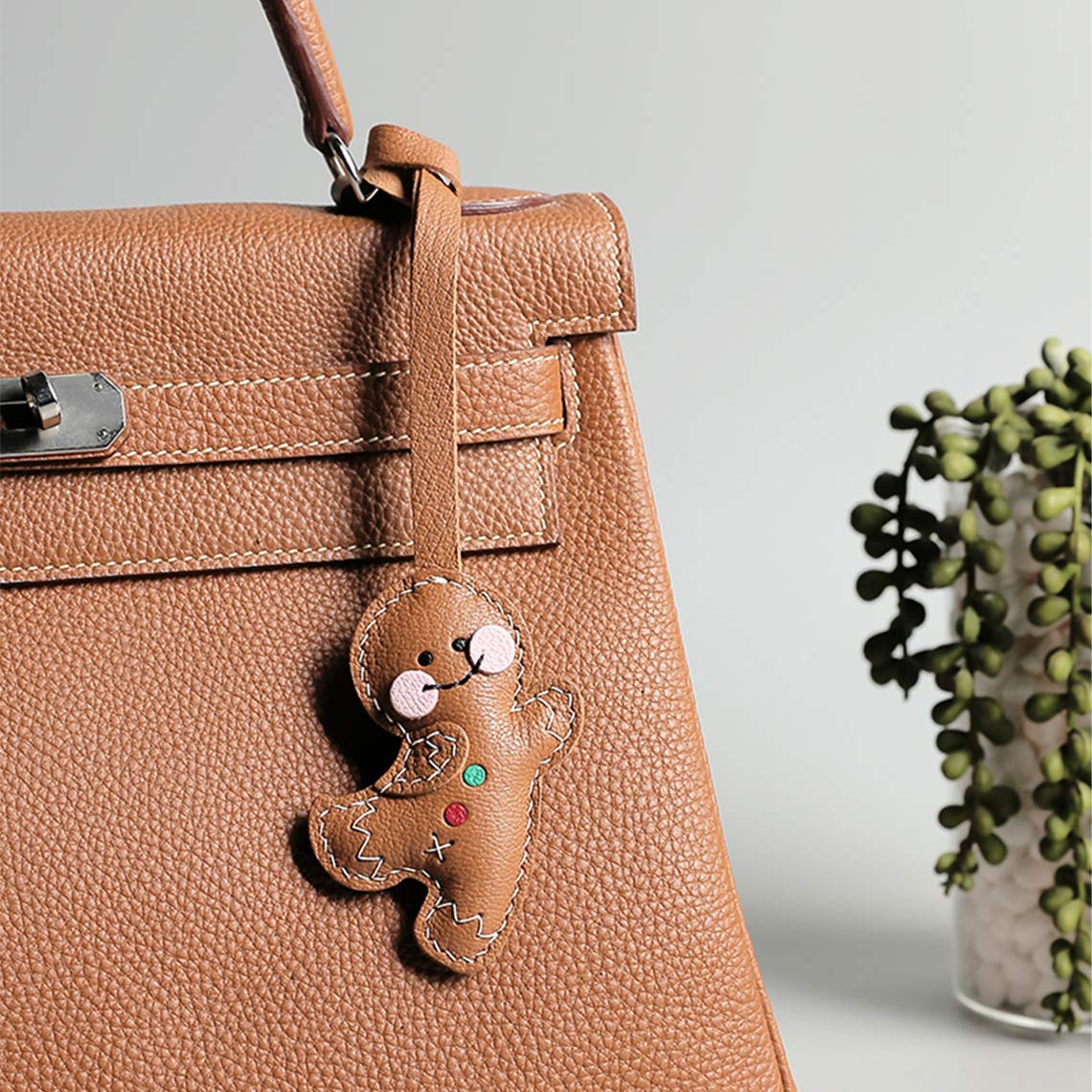 G8activist® Sheep Leather Christmas Gingerbread Charm DIY Kit