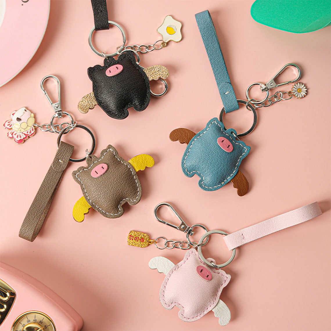 G8activist® Sheep Leather Piglet Keychain DIY Kit