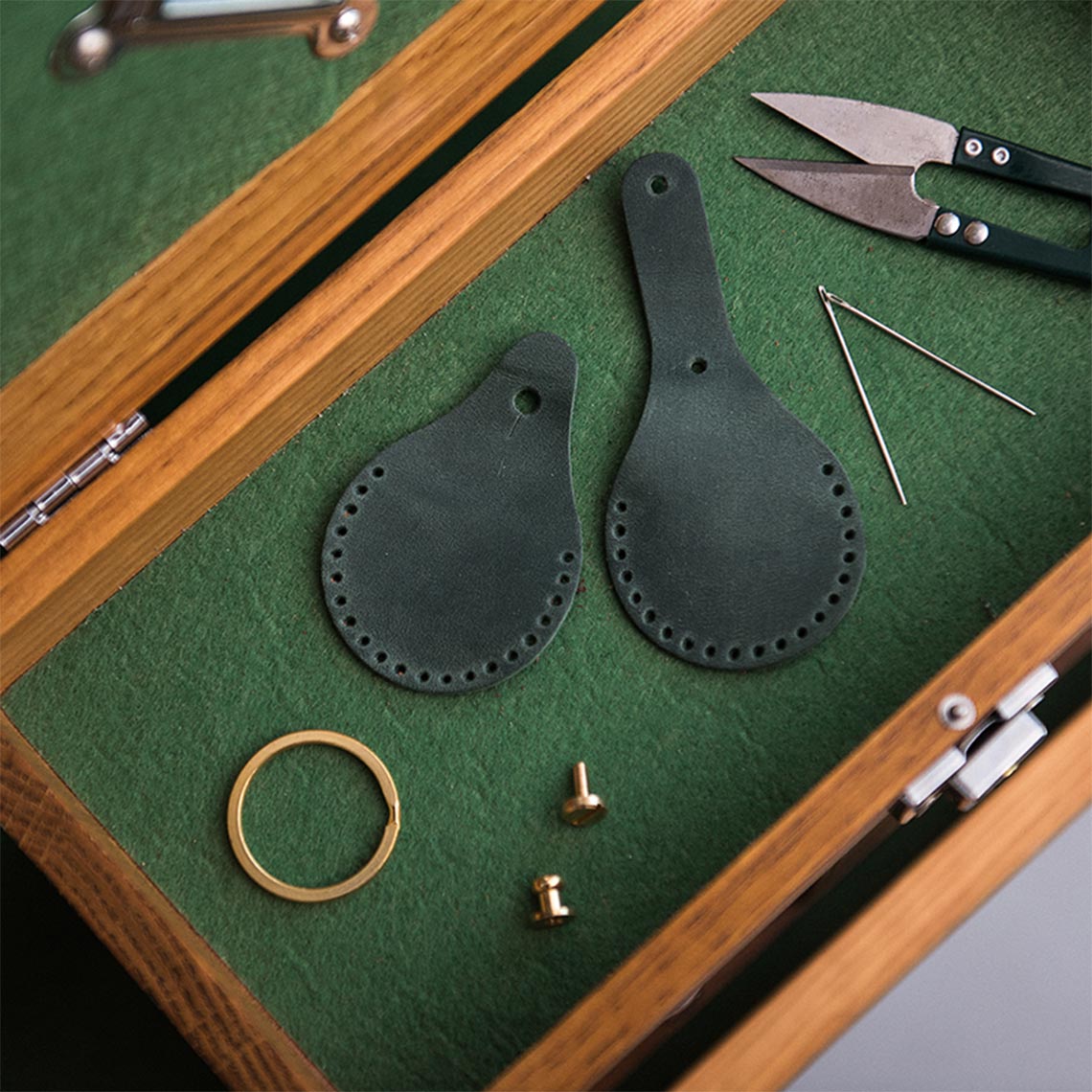 G8activist® Leather AirTag Keychain DIY Kit - Image 24